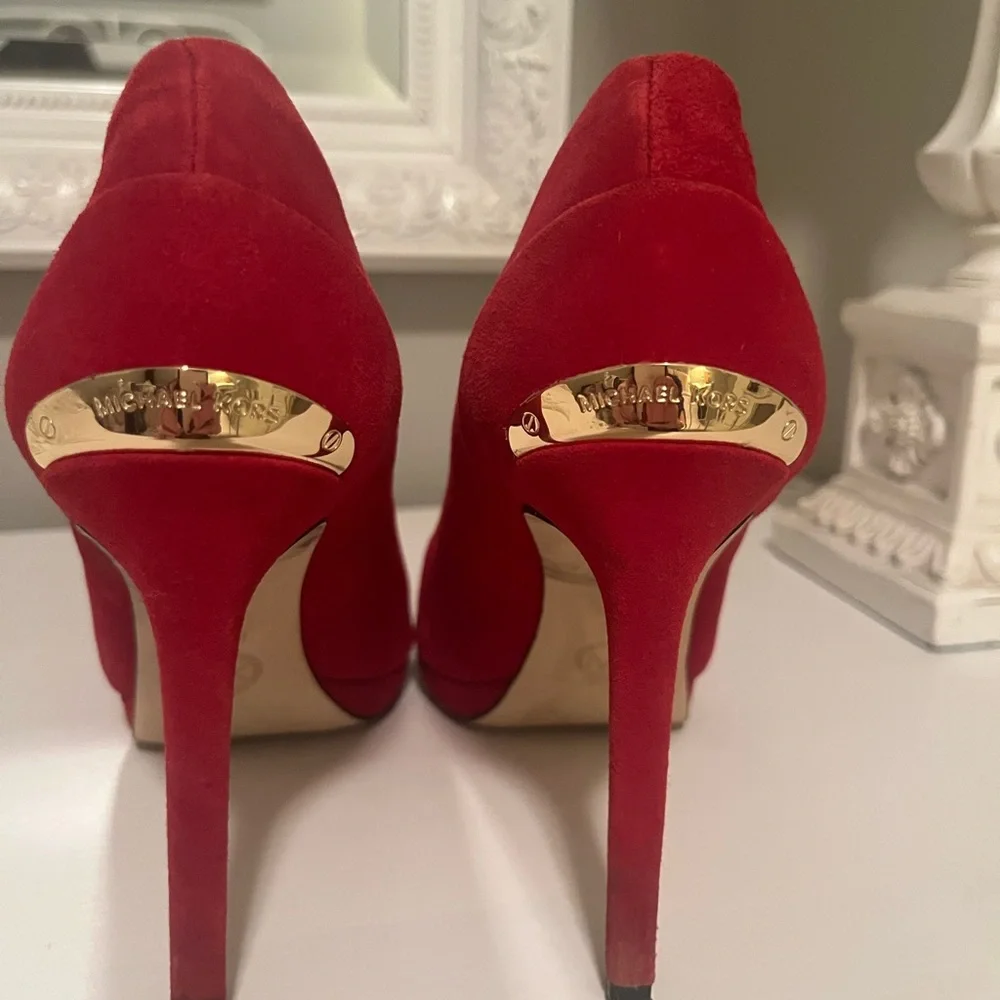 Michael Kors red suede heels 👠 - Picture 3 of 5